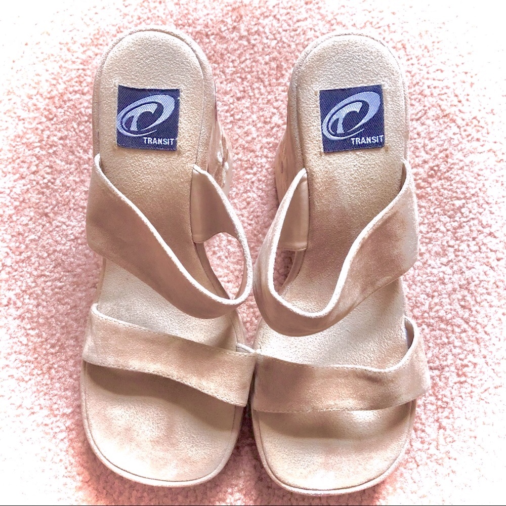 TRANSIT Wedge Sandals Tan Suede Straps  Flower Embroidery Grip Sole Size 6.5